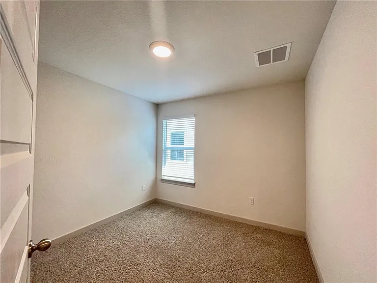 110 Krause Springs Dr — Photo 24