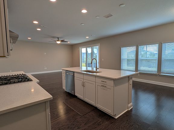 4th image of 195 Ness Cir