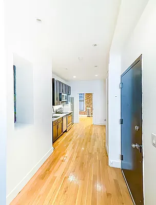 Rented by Voro, LLC | media 8