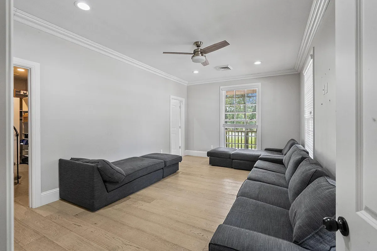 Building Photo - Northgate Forest Dr