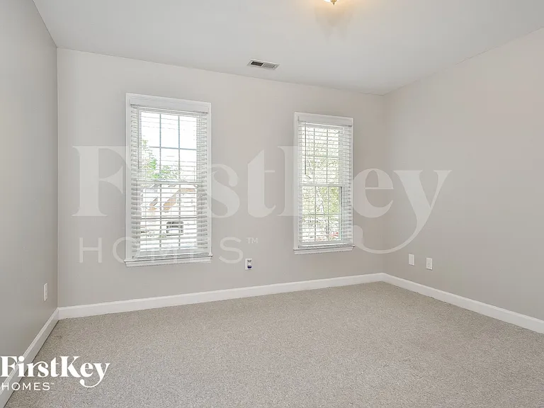 11 Stonebury Ct — Photo 10