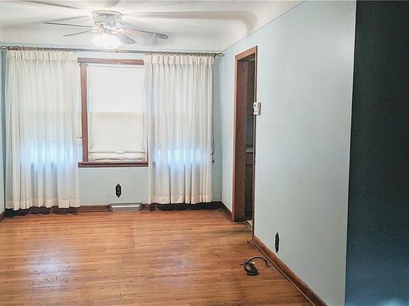 4th image of 2888 Emerald Lake Blvd