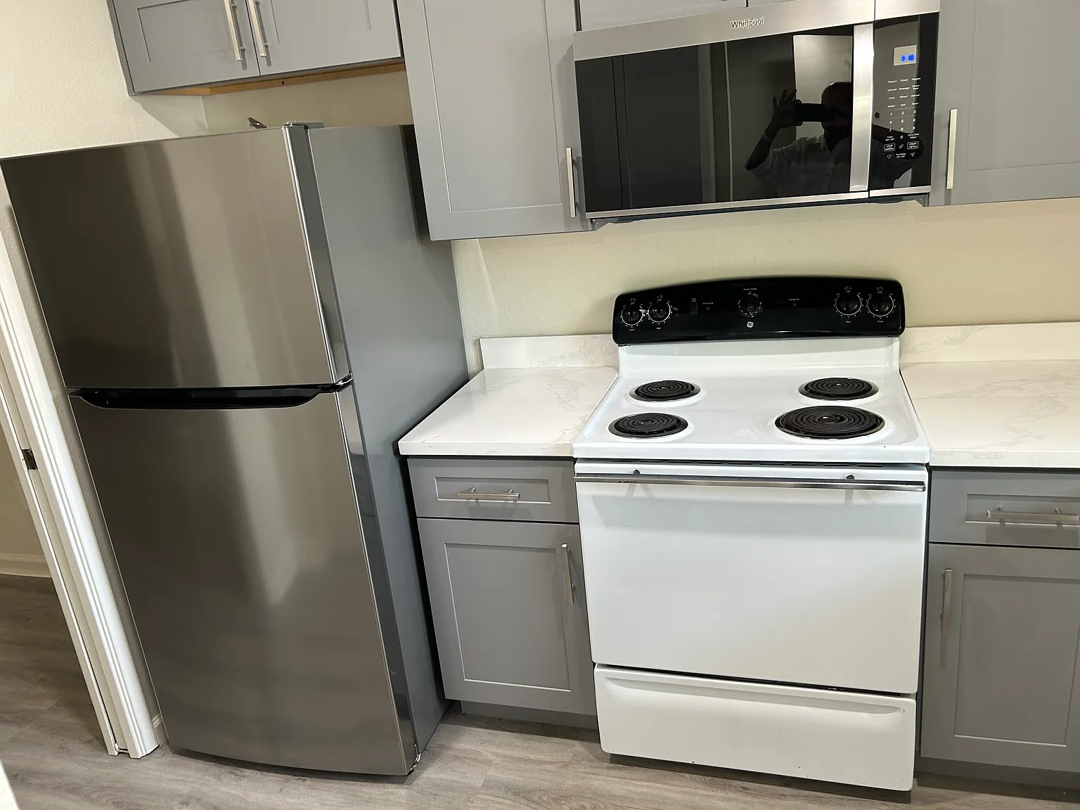 2 bed, 1000 sqft, $2,100 — Photo 4