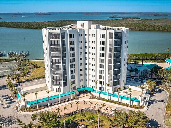 3rd image of 4183 Bay Beach Ln APT 333