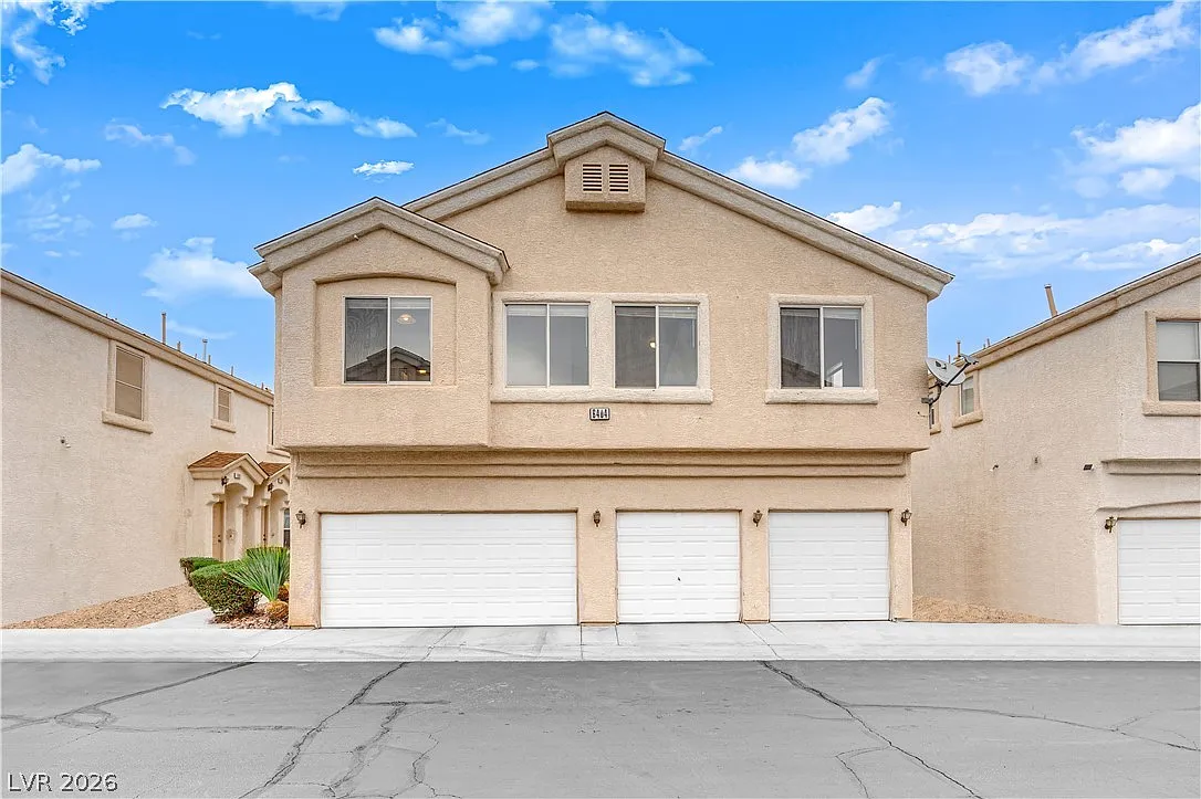 2 bed, 2.0 bath, 1069 sqft, $1,595 — Photo 1