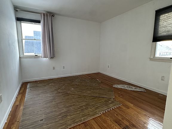 5th image of 19420 56th Ave Fl 2