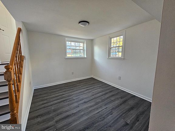 3rd image of 4523 Knoll Dr