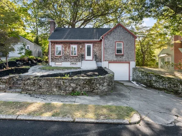 74 Blodgett Ave, Pawtucket, RI 02860