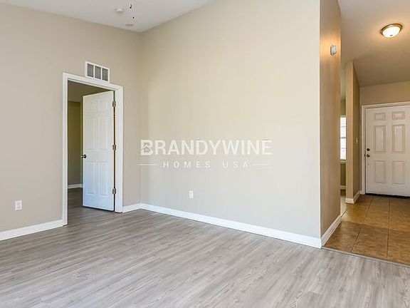 3rd image of 1365 E McDonald Ave