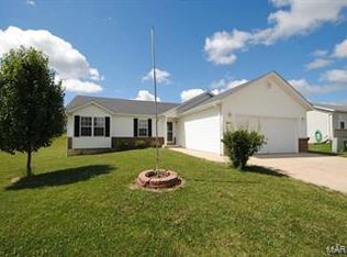 903 Warrior Ridge Dr, Warrenton, MO 63383