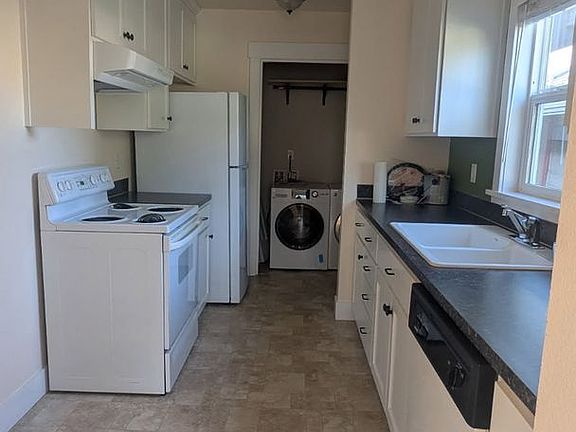 4th image of 1019 1/2 5th St