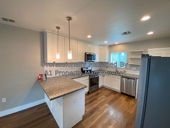4th image of 3800 40th St