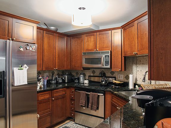 4th image of 195 N Harbor Dr APT 905