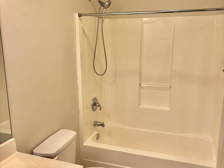 223 Woodruff Park Ln — Photo 7