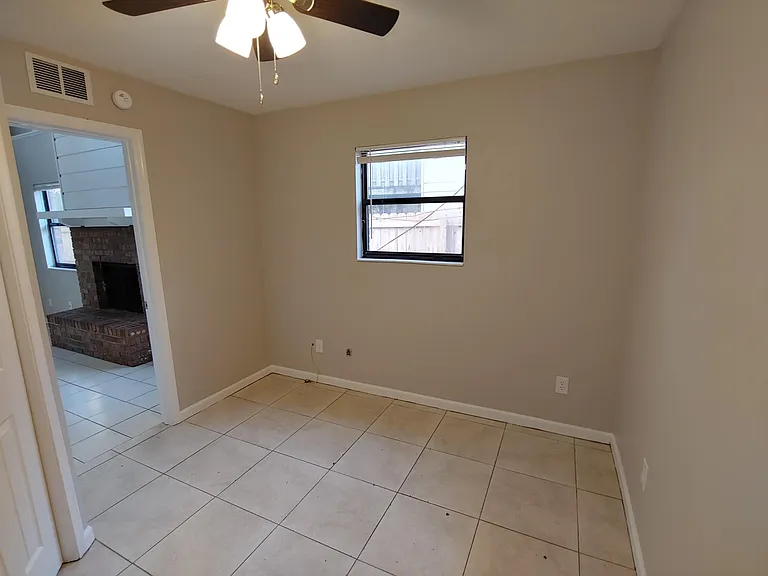 3693 Donovan Dr #B — Photo 21
