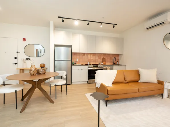 328 Pacific Avenue image 3 of 43