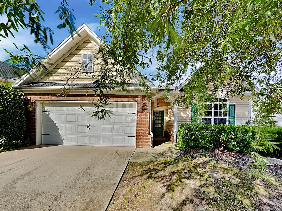 114 Village Dr