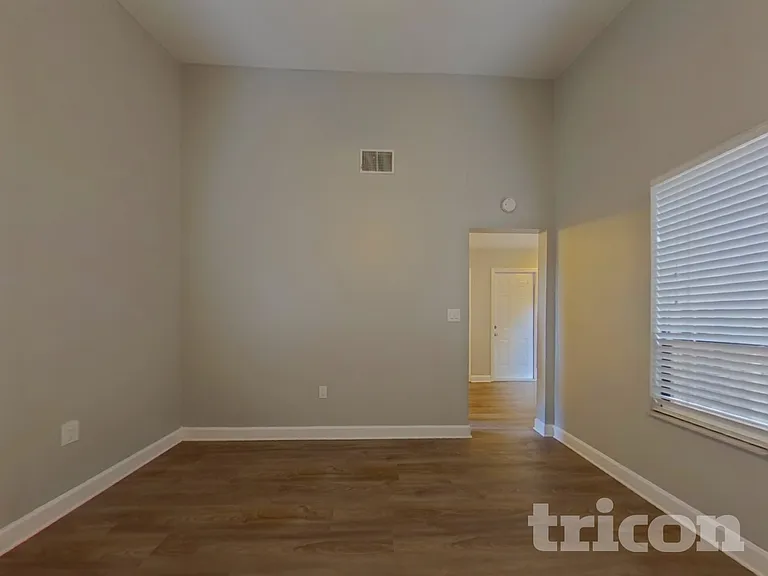 664 Channing Dr — Photo 14