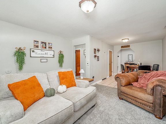 9th image of 739 N Mount Carmel Ave