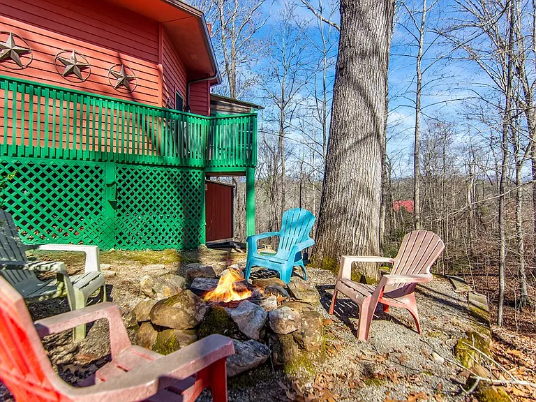 102 Mizzen Ct — Photo 35