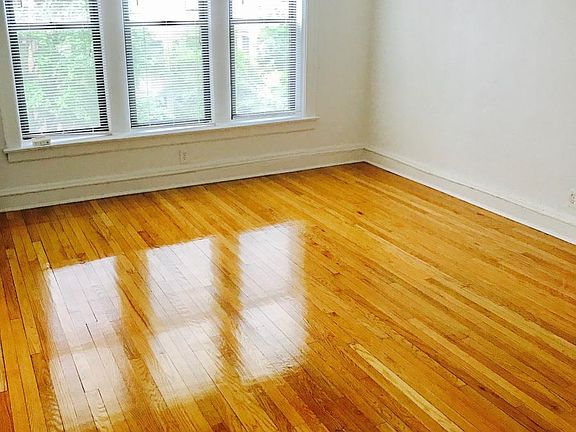 2nd image of 6867 S Crandon Ave #1