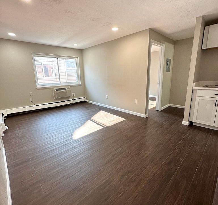 1st image of 3118 W 14th St APT 101