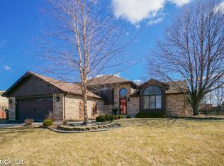 19535 S Thistle Ln, Frankfort, IL 60423