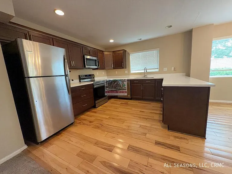 2520 Sierra Springs Dr — Photo 3