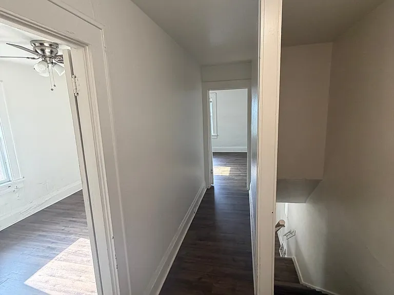 220 Franklin Ave — Photo 2