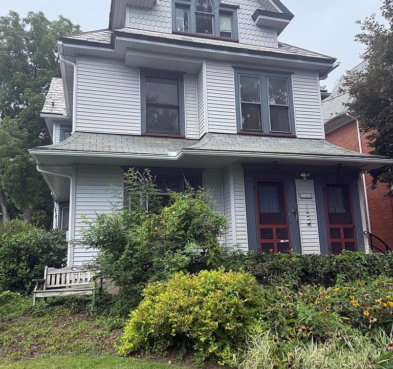 1st image of 722 Scott St APT B