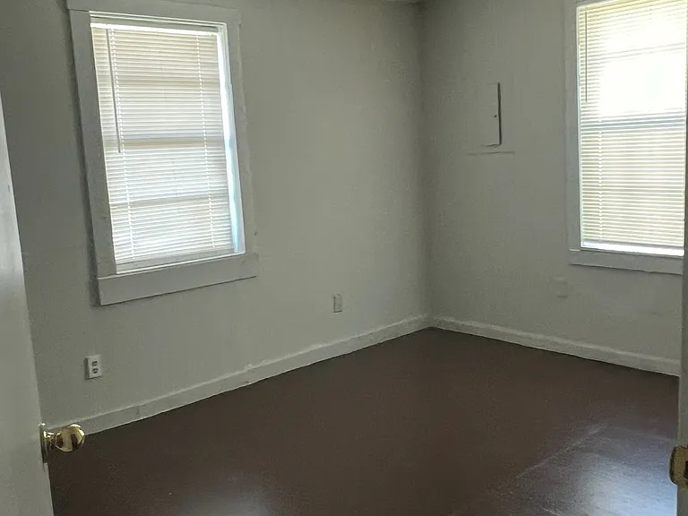 204 E Johnson Ave — Photo 16