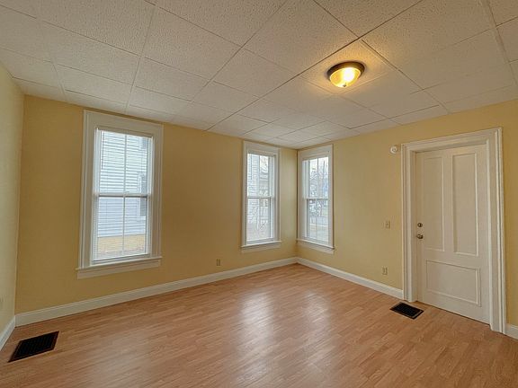 Kitchen/ Living Room