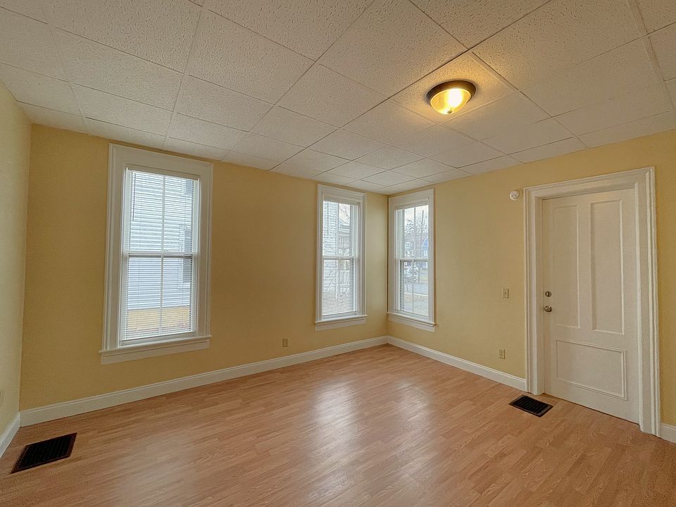 Kitchen/ Living Room