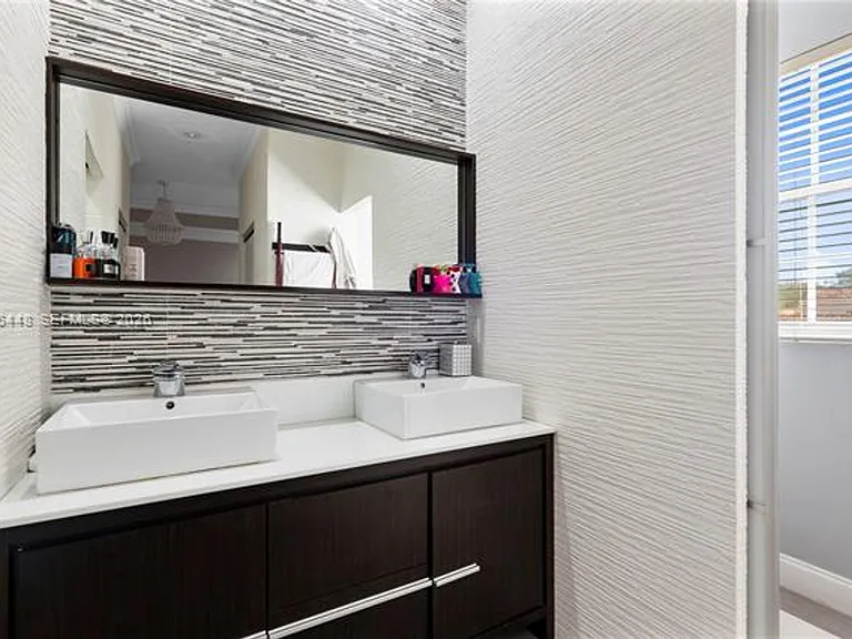 8133 SW 118th Ct #Townhouse 8133 — Photo 17