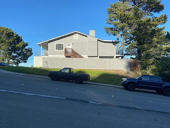 2nd image of 100 Tulare Dr