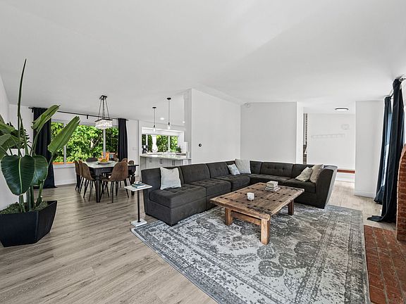 3rd image of 15932 SE 166th Pl