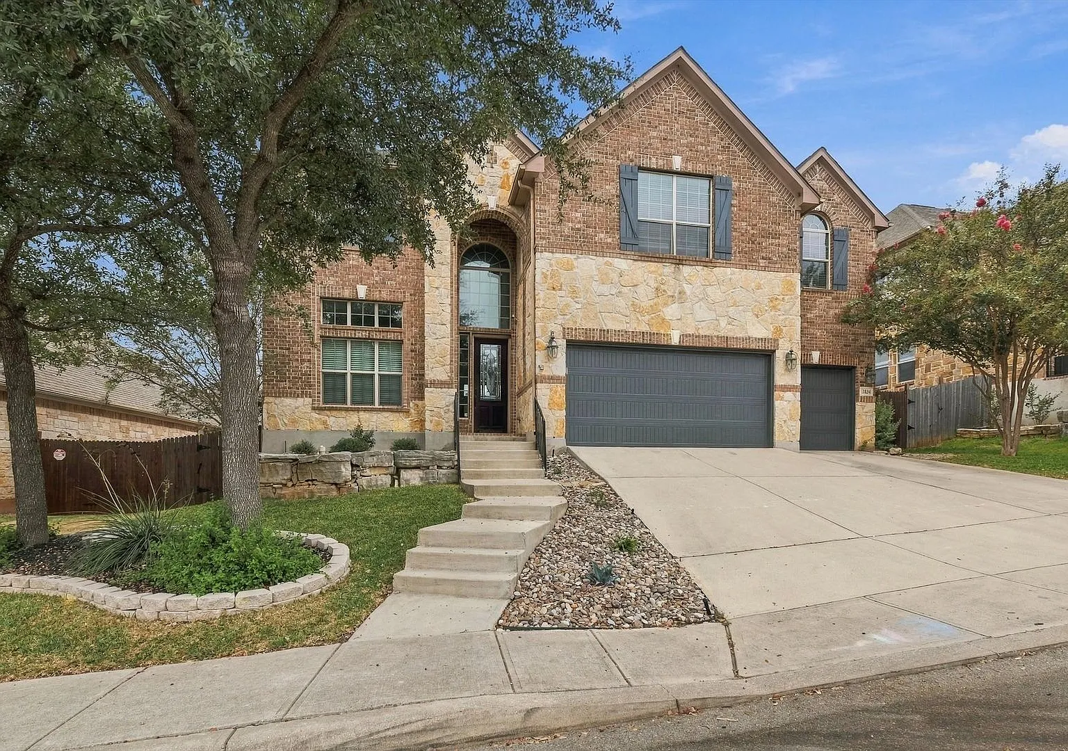 Elegant Living in Indian Springs — Photo 2