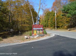 Riverside Ln, Pocono Lake, PA 18347