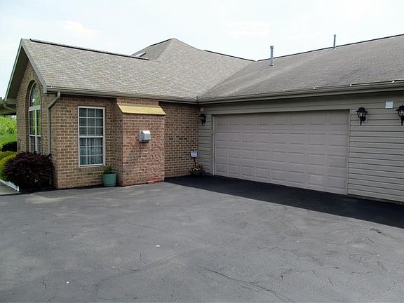 5th image of 2038 Lake View Dr
