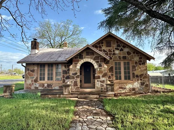 154 E Pontotoc St, Mason, TX 76856