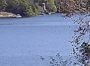 52 Lookout Dr, Brandenburg, KY 40108