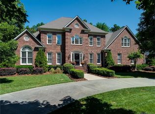 5820 Providence Country Club Dr, Charlotte, NC 28277