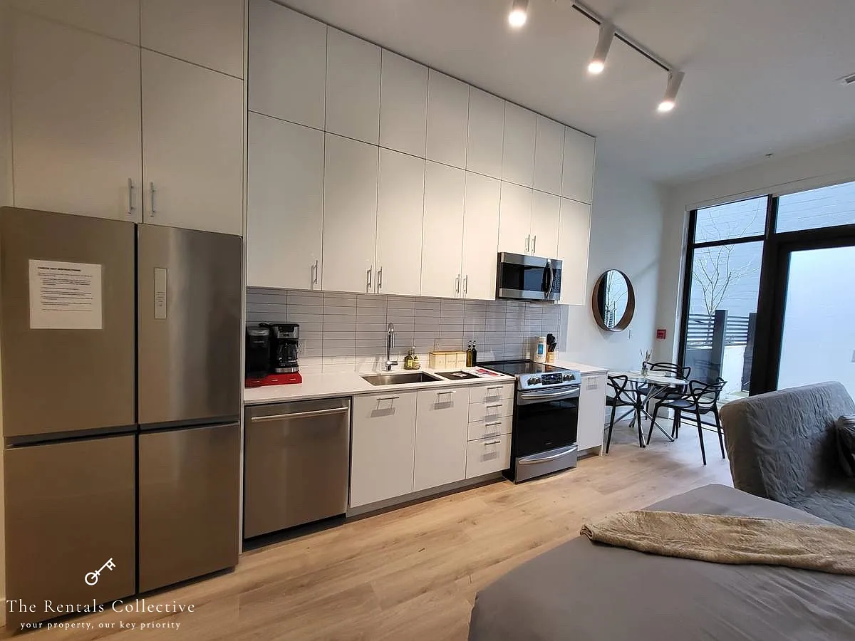 Studio, 453 sqft, $2,650 — Photo 3