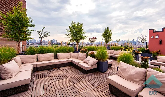 Rented by EXR | media 132