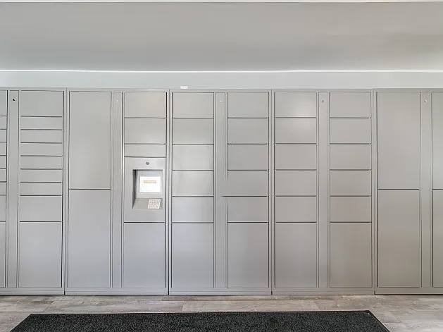 Bloomfield Square Apartments - Auburn Hills, MI — Photo 25