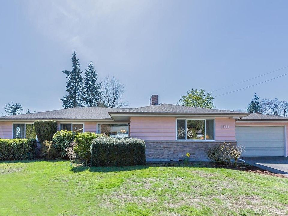 1st image of 1711 N 181st St