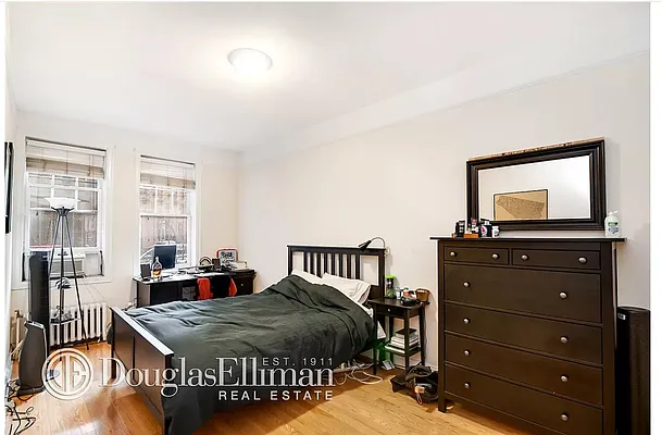 Rented by Douglas Elliman | media 8