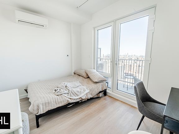 3rd image of 931 Carroll St #1432