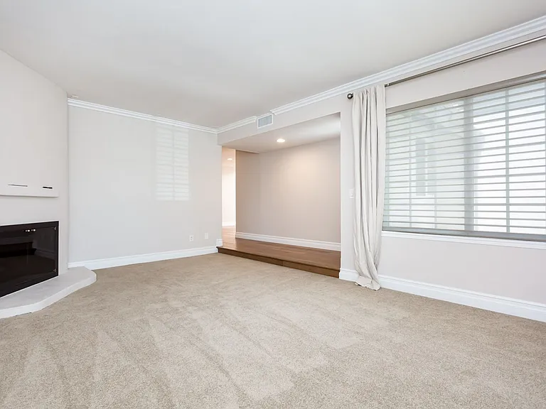 5564 Lone Star Dr — Photo 9
