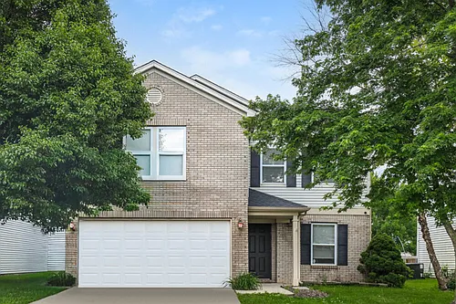 5617 N Plymouth Ct Photo 1